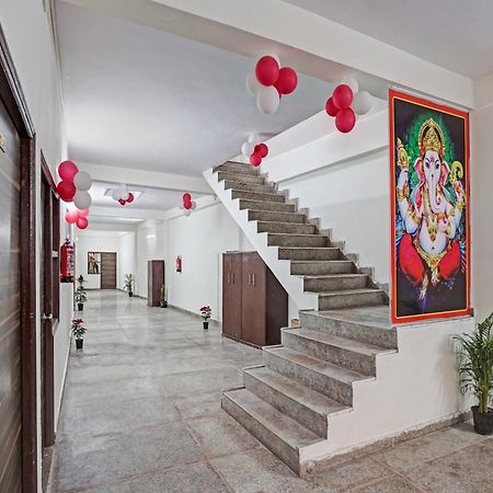Hotel O Avs Hotel & Restaurant Noida Kültér fotó