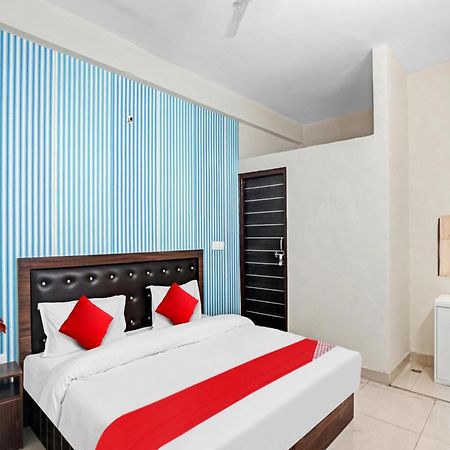 Hotel O Avs Hotel & Restaurant Noida Kültér fotó