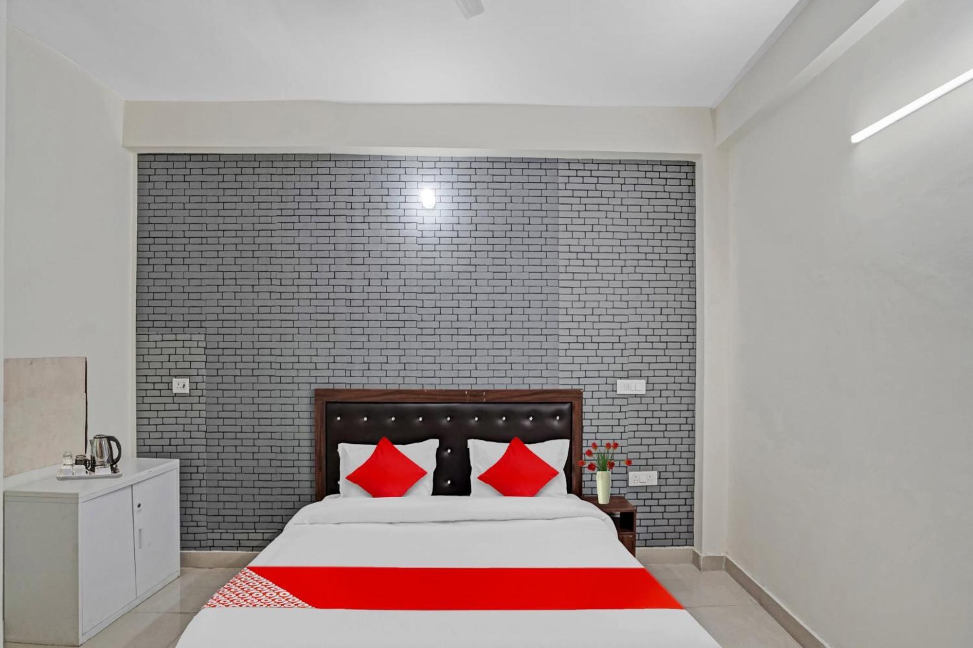 Hotel O Avs Hotel & Restaurant Noida Kültér fotó