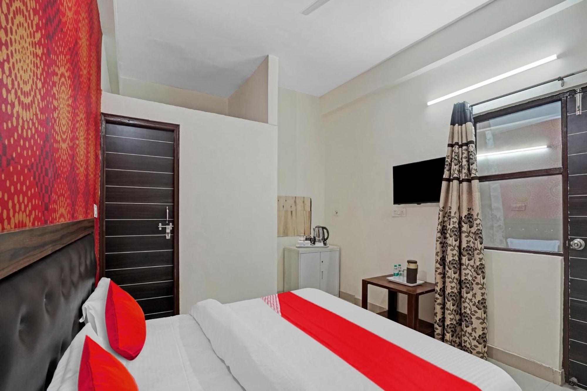 Hotel O Avs Hotel & Restaurant Noida Kültér fotó