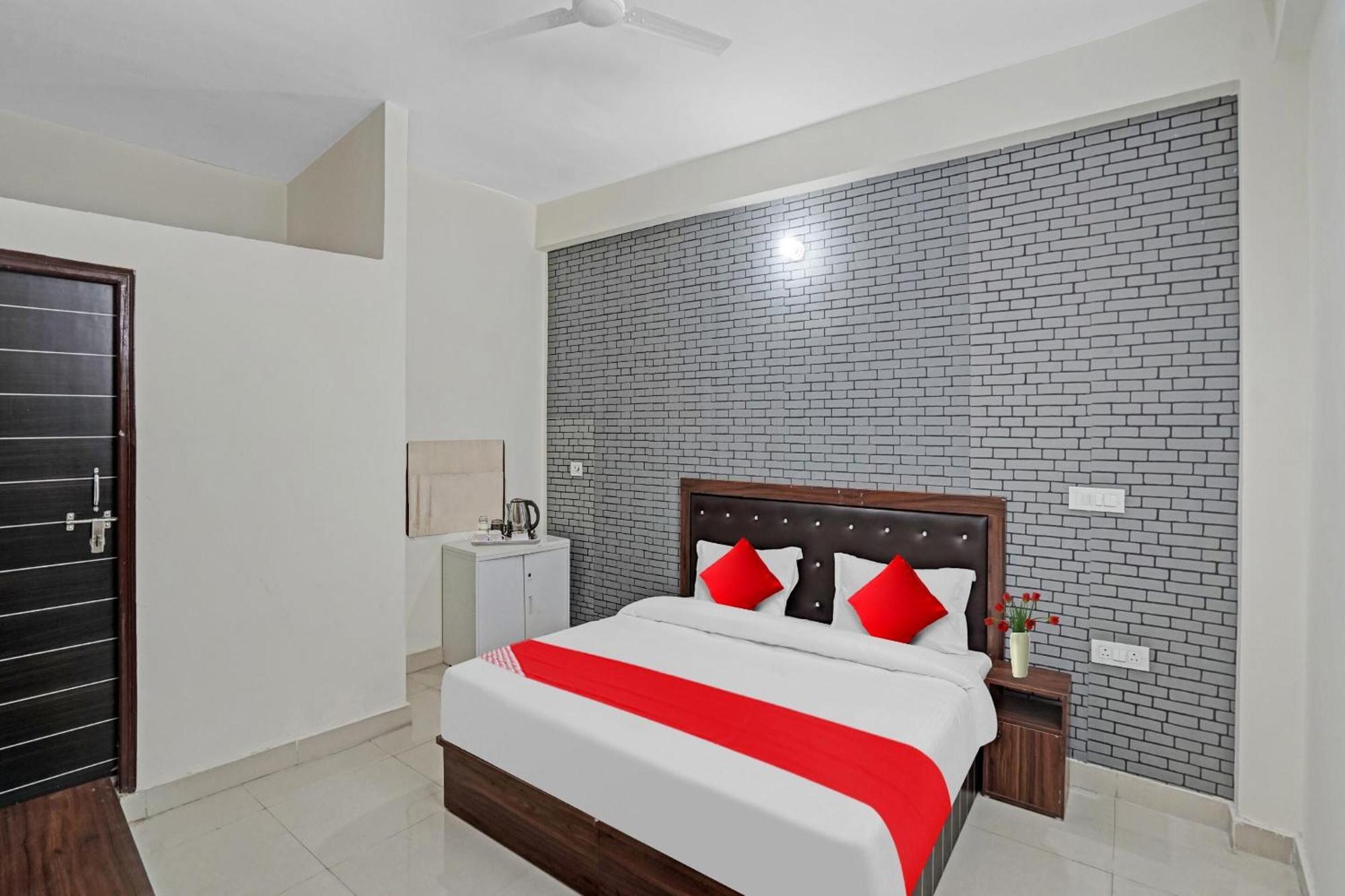 Hotel O Avs Hotel & Restaurant Noida Kültér fotó