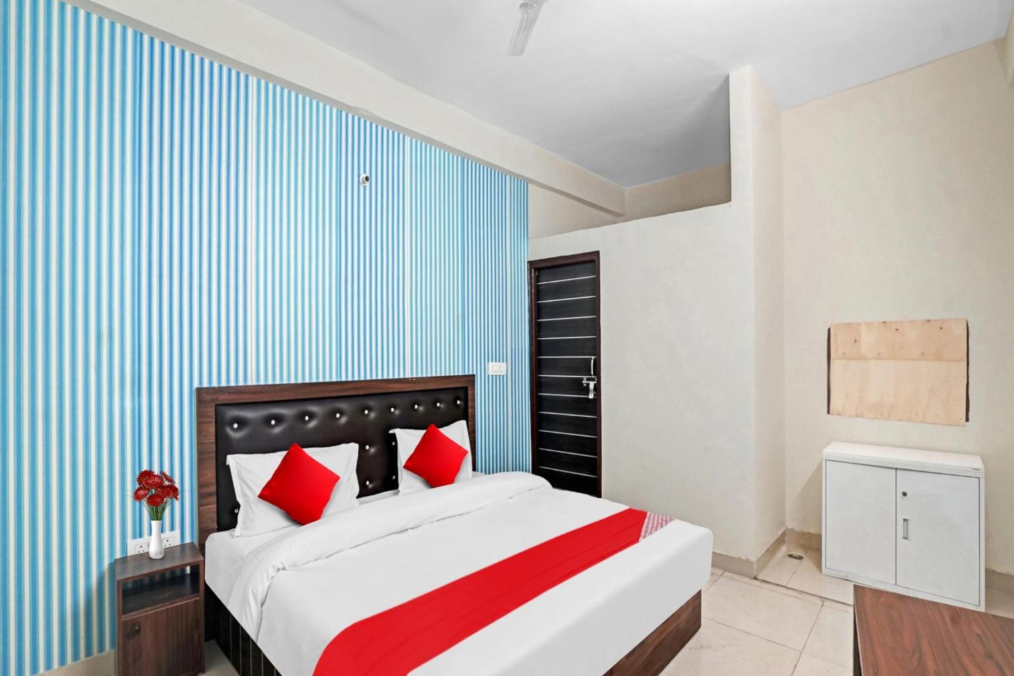 Hotel O Avs Hotel & Restaurant Noida Kültér fotó